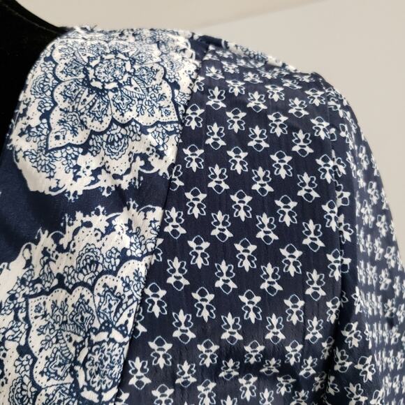 Knox Rose Blue Geometric Faux Wrap Wide Bell Sleeve Tie Front Top Medium - Picture 6 of 12